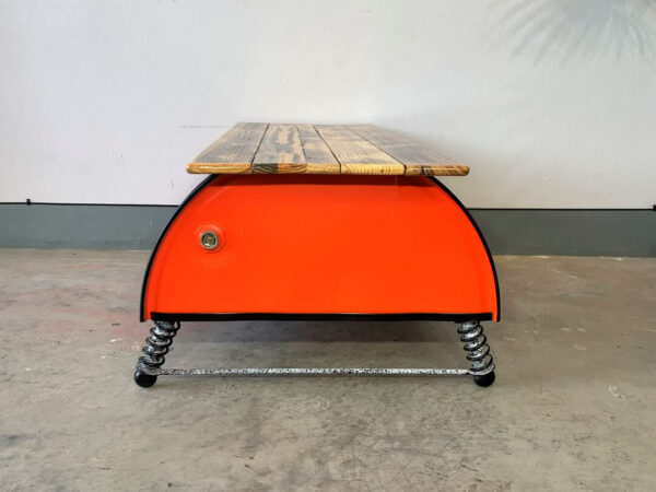 Lowboard Finn Orange von der Seite Tonnen Tumult
