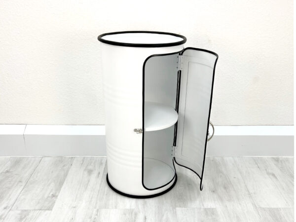Seitenansicht "Vinc" Ölfass Barschrank in Weiß – Upcycling Möbel